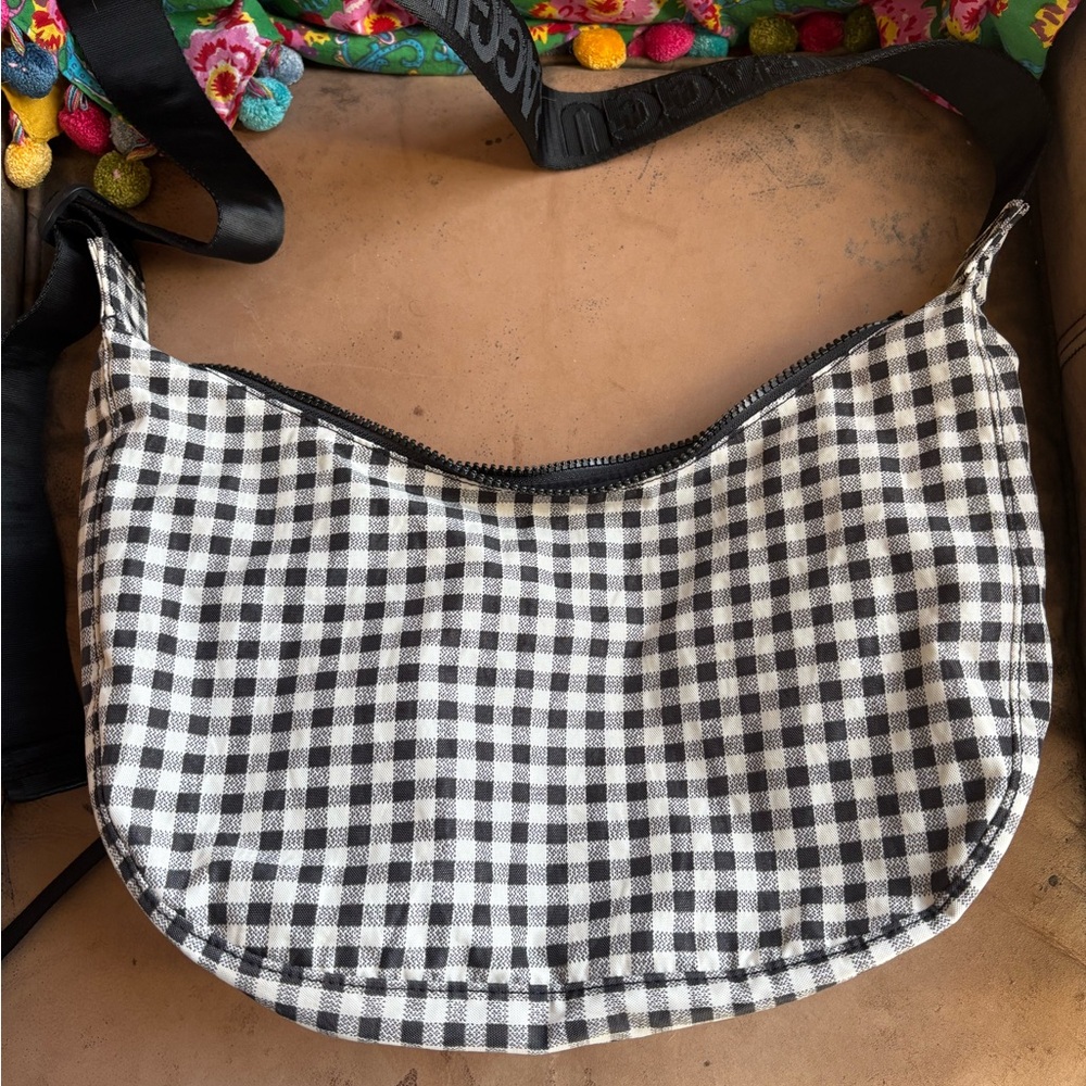 GUC Baggu B+W gingham Medium Crescent with the longer strap